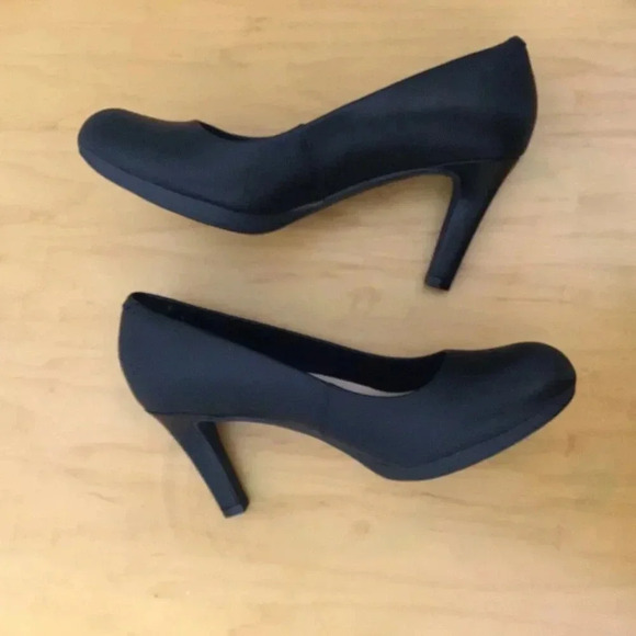 NEW  Clarks Womens Adriel Viola Leather Pump black Office Classic Sz 8.5 M - Picture 5 of 9